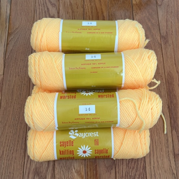 Lot of Seven (7) Skeins of Baycrest Sayelle Knitting Worsted in Sunstar (Yellow) - Picture 4 of 4